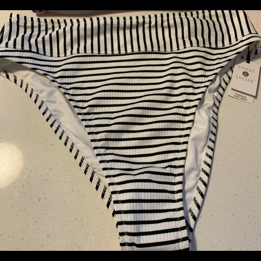 Beautiful Bikini Bottom size L🏖🐳🐠
